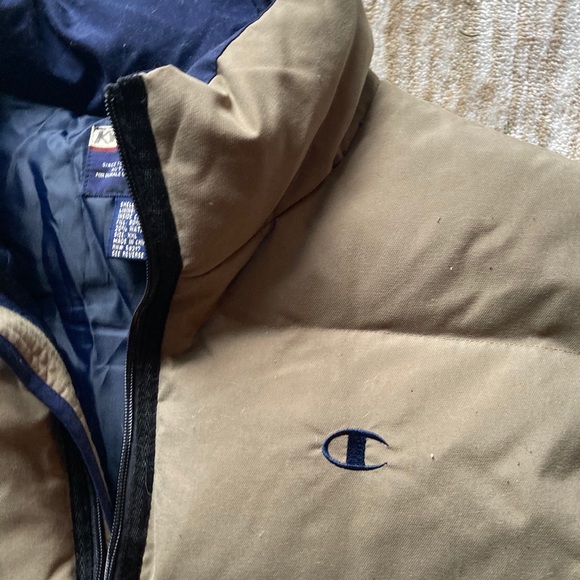 Champion Down Vest XXL - Picture 2 of 6